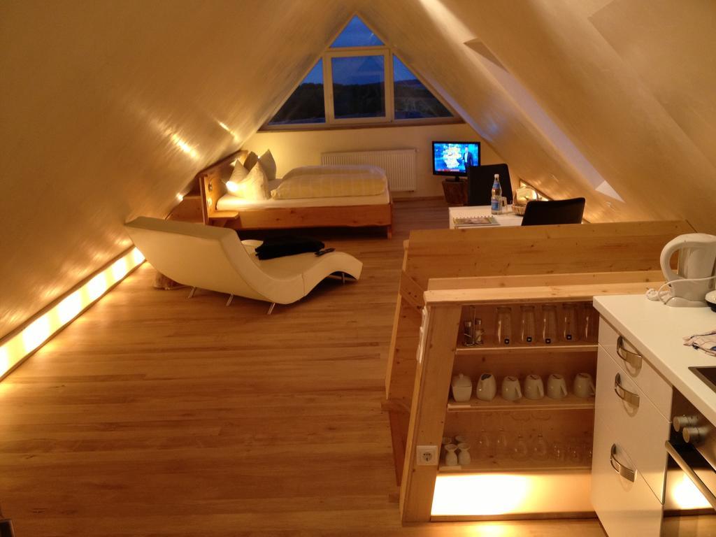 شقة Urlaubsreiterhof Trunk Igersheim الغرفة الصورة