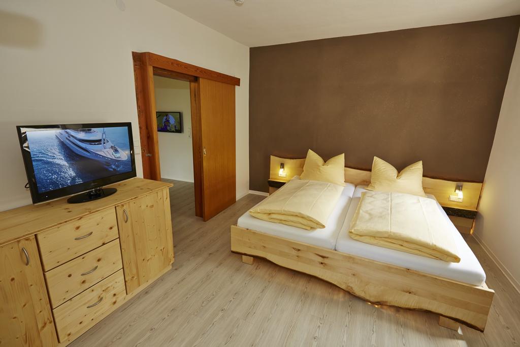 شقة Urlaubsreiterhof Trunk Igersheim المظهر الخارجي الصورة